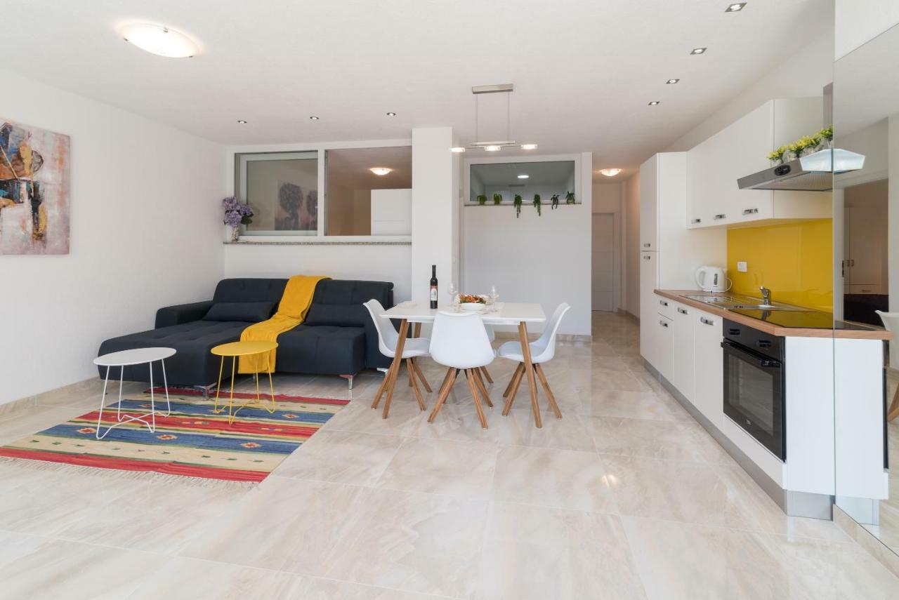 Apartment Arna Krk Town Exterior photo